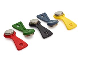 RW SLEUTEL MET ROOD KUNSTSTOF HEFT (512BYTES)